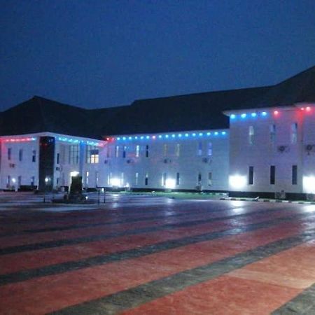 Murphy'S Mansion Resort Umuahia Esterno foto