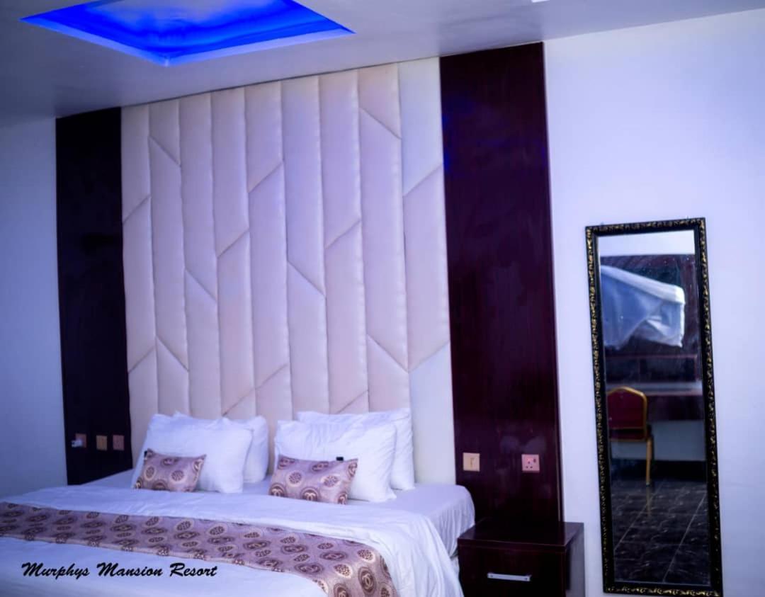 Murphy'S Mansion Resort Umuahia Esterno foto