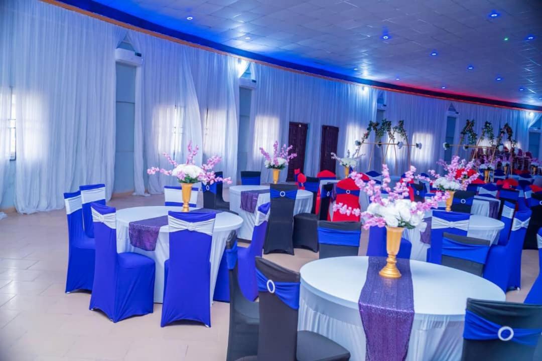 Murphy'S Mansion Resort Umuahia Esterno foto