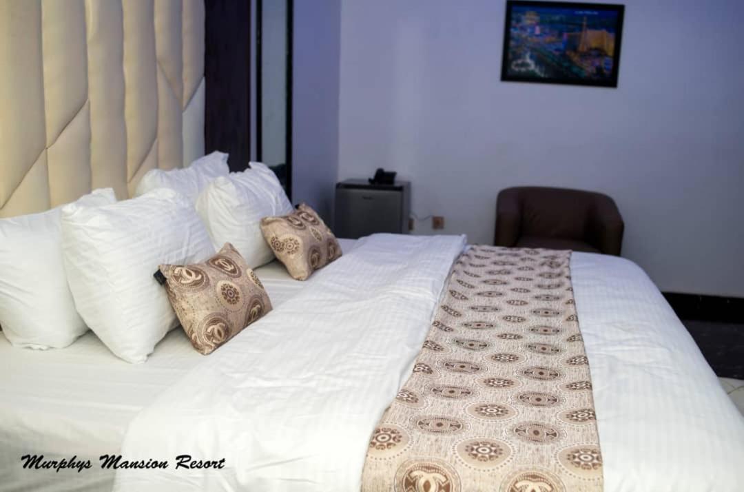 Murphy'S Mansion Resort Umuahia Esterno foto