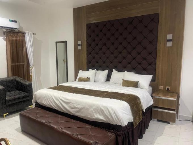 Murphy'S Mansion Resort Umuahia Esterno foto